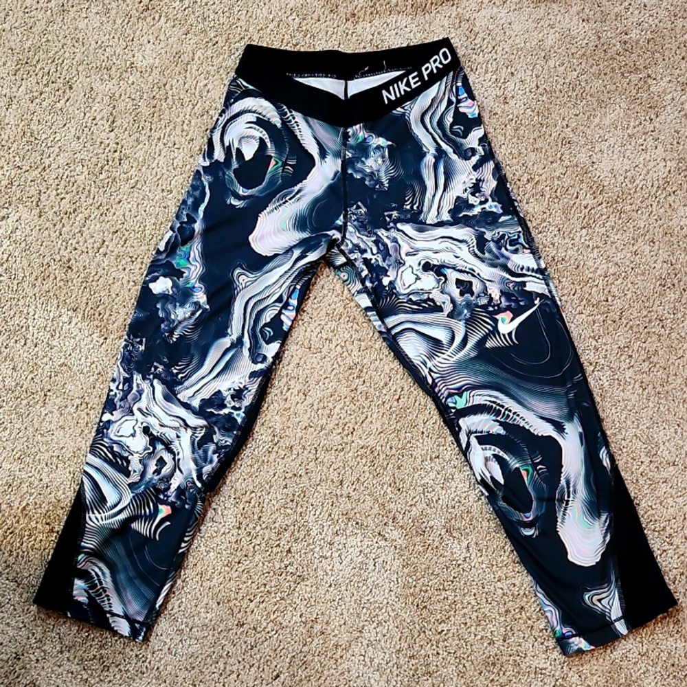 Nike Pro | Crop Leggings | sz Medium